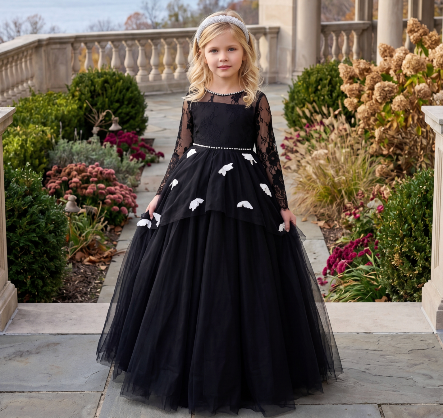 MARIPOSA GOWN BLACK & WHITE
