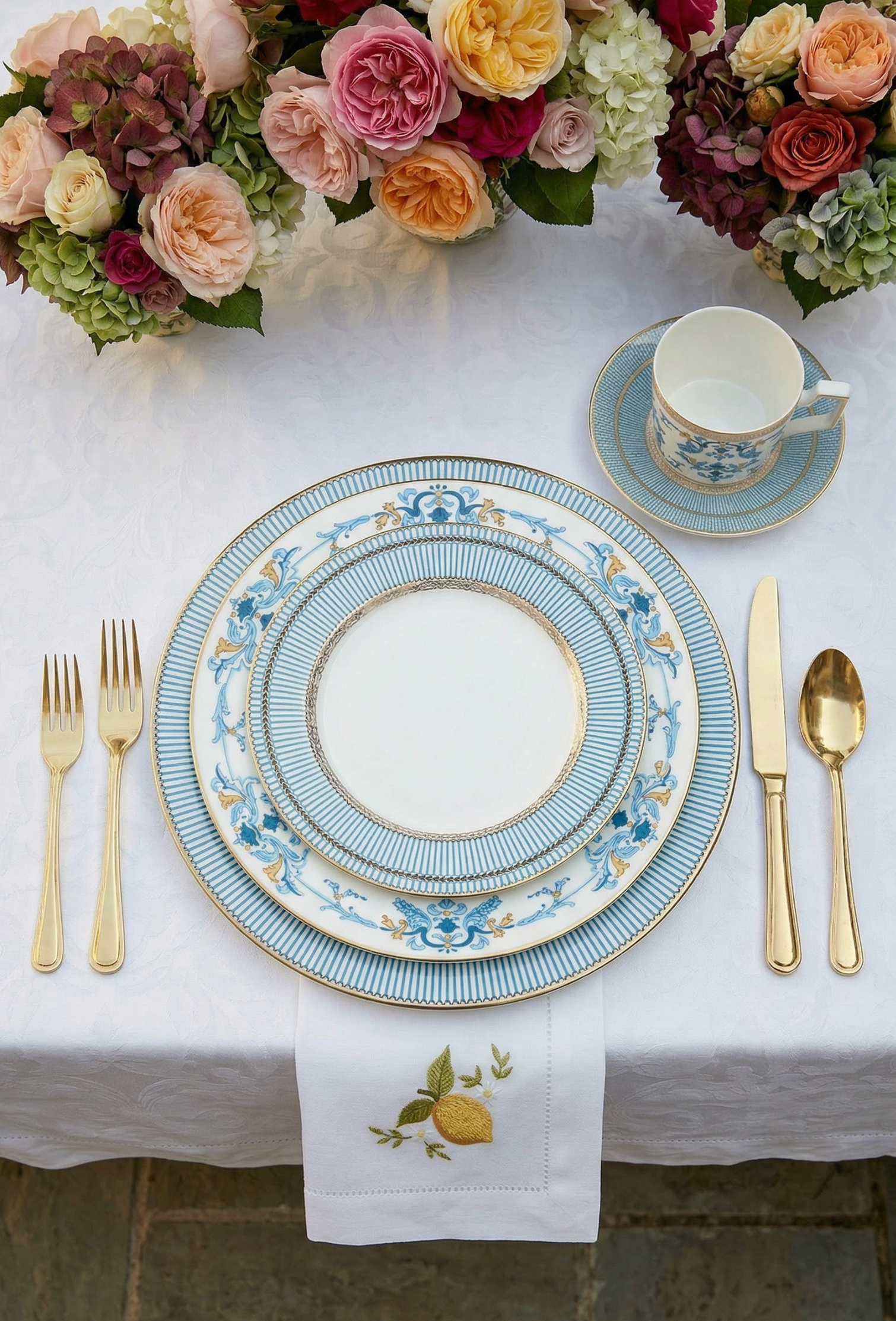 CORINNE BONE CHINA DINNERWARE SET 5PC.