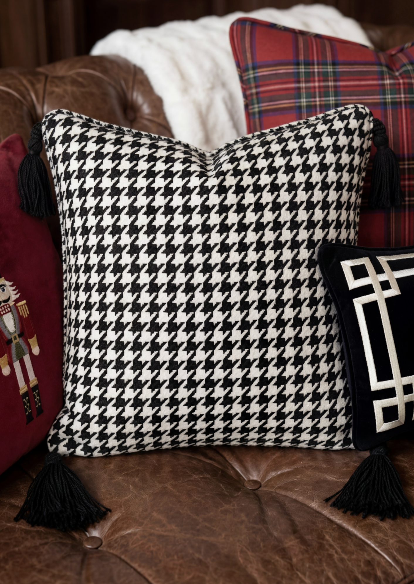 KENSINGTON HOUNDSTOOTH PILLOW