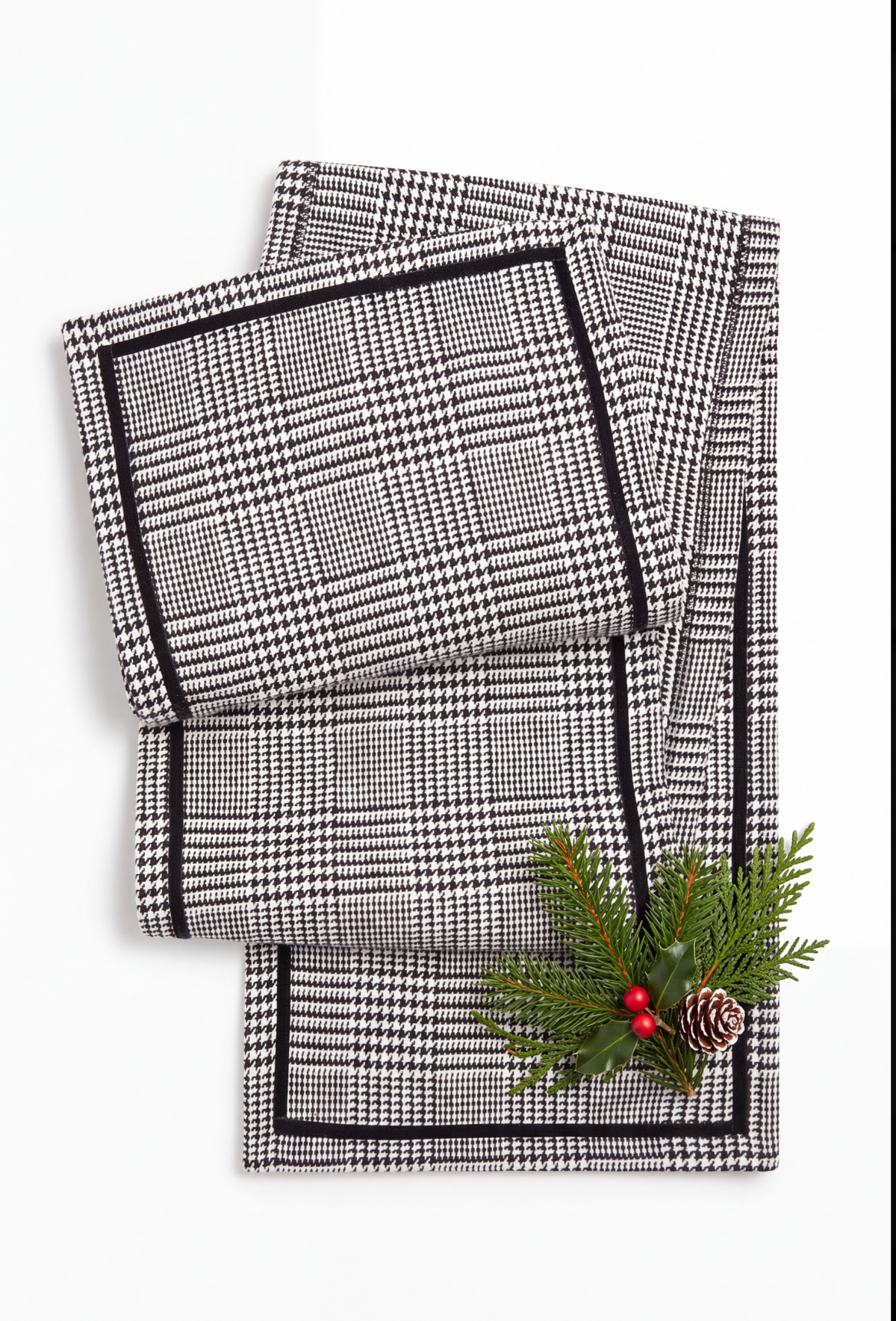 GLEN PLAID TABLE RUNNER