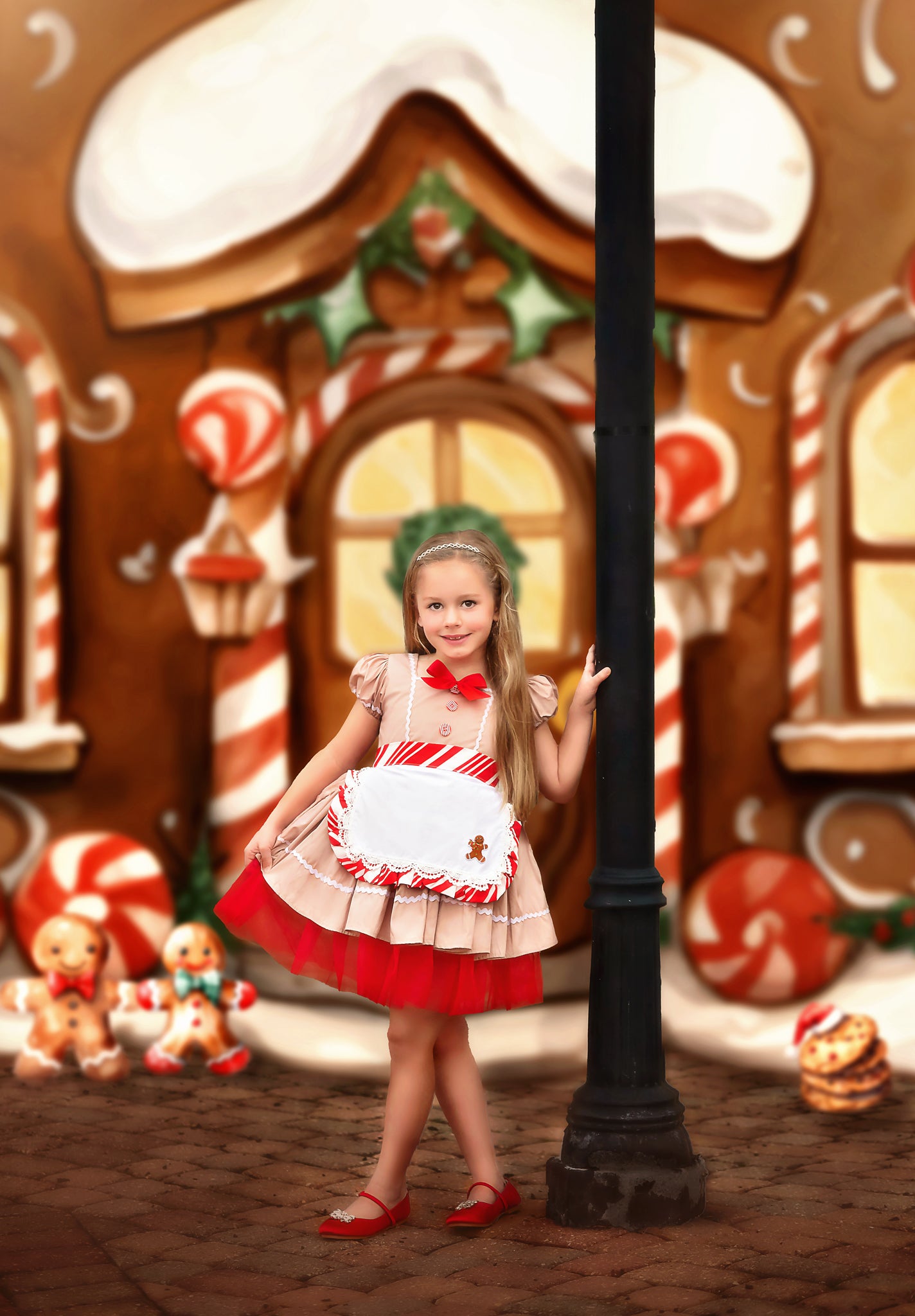 THE GINGERBREAD GIRL