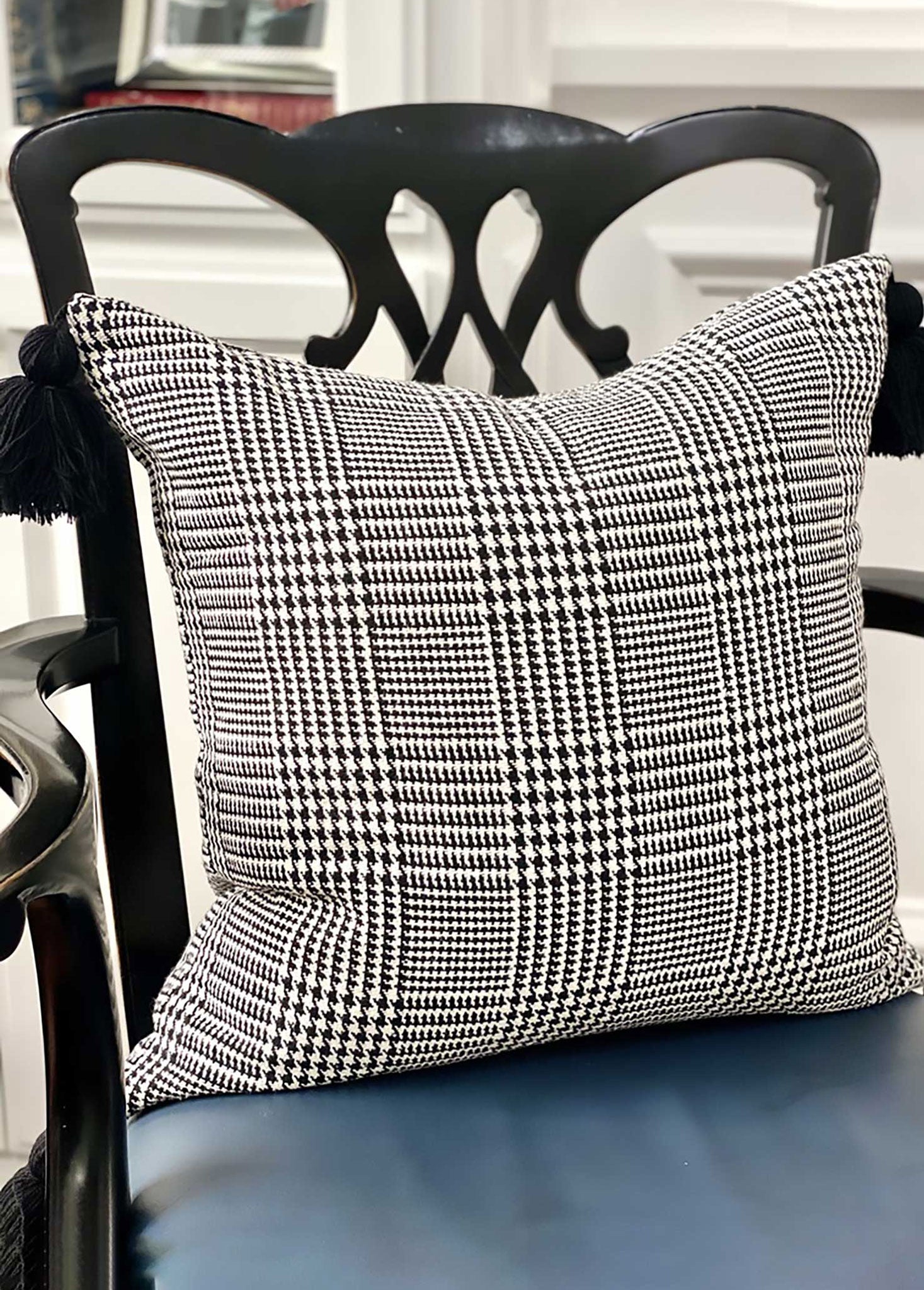 GLEN PLAID TASSEL PILLOW CASE