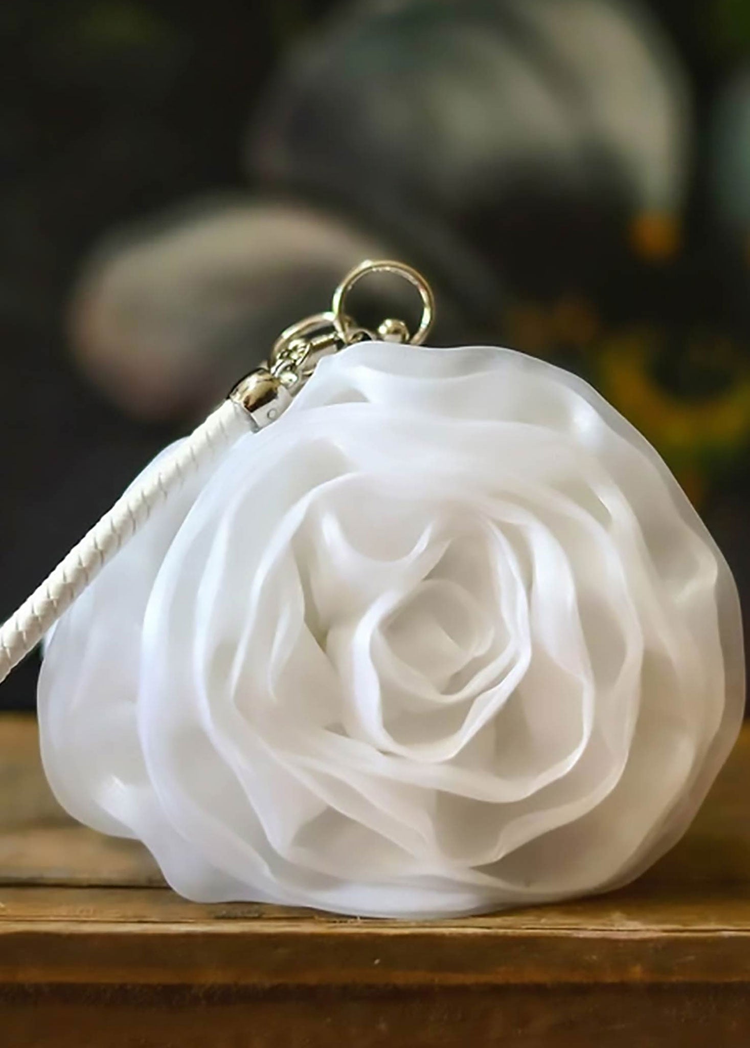 LA ROSA BLANCA SOFT CLUTCH