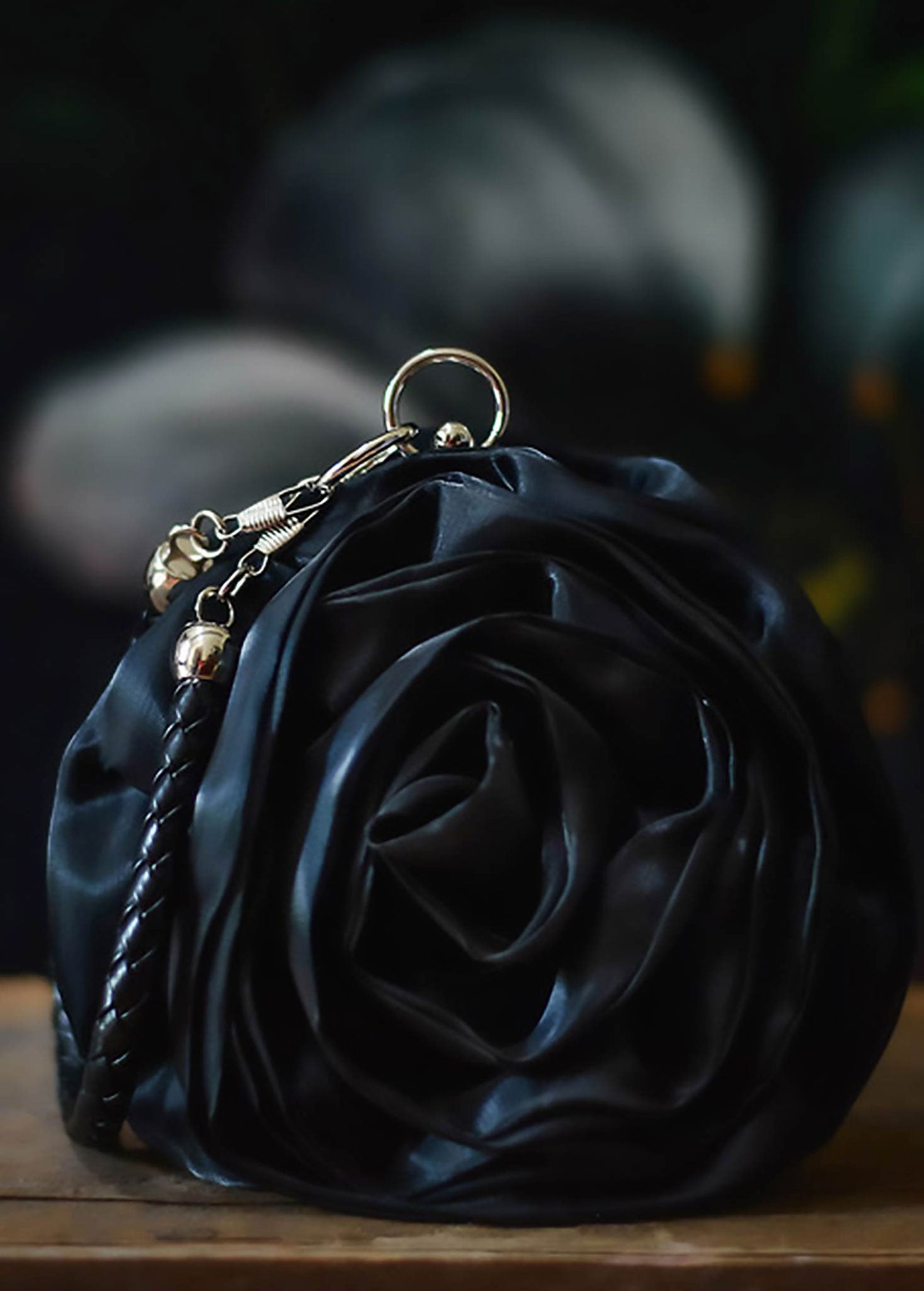 LA ROSA NEGRA SOFT CLUTCH