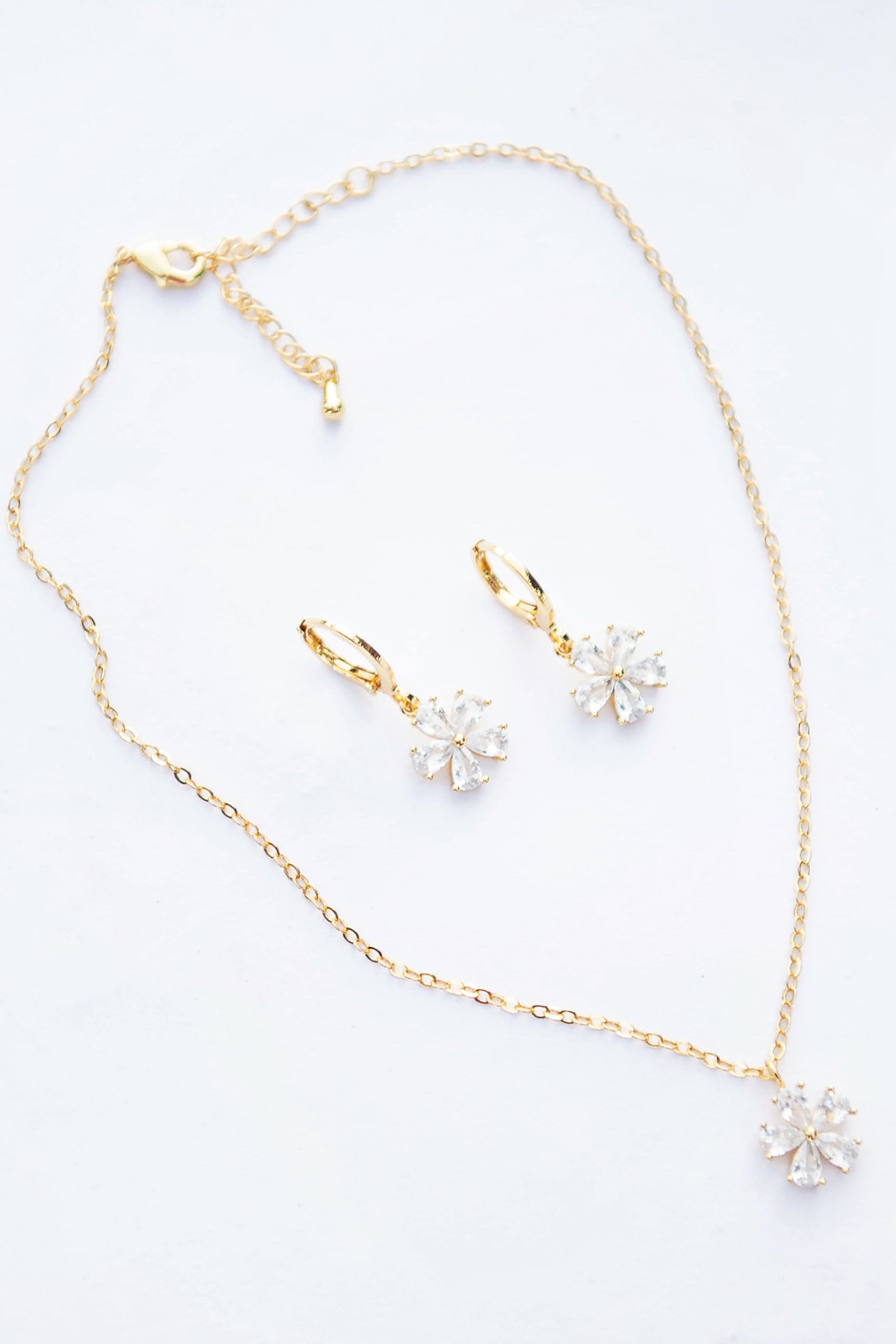 FLOWER NECKLACE & EARRING SET